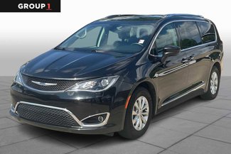 Used 2018 Chrysler Pacifica Touring-L image 1