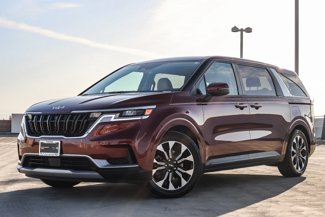 Used 2024 Kia Carnival EX image 1