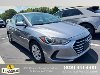 Used 2017 Hyundai Elantra SE image 1