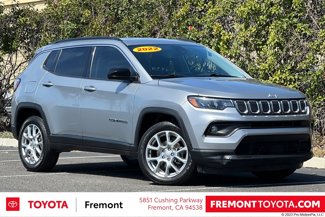 Used 2022 Jeep Compass Latitude image 1