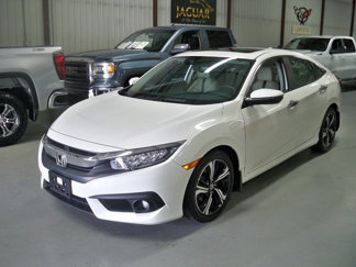 Used 2017 Honda Civic Touring image 1