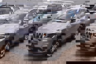 Used 2020 Jeep Cherokee Latitude image 1