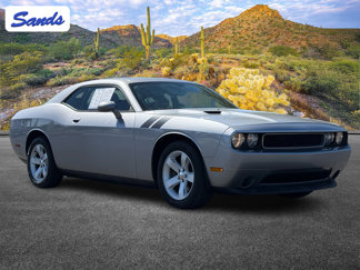 Used 2014 Dodge Challenger SXT image 1