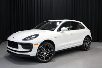 Certified 2024 Porsche Macan image 1