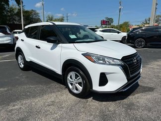 New 2025 Nissan Kicks Play S image 1