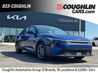 New 2025 Kia K4 LXS image 1