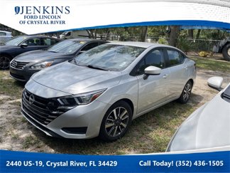 Used 2023 Nissan Versa SV image 1