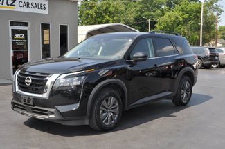 Used 2024 Nissan Pathfinder SV image 1