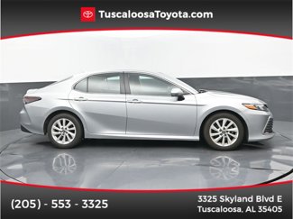 Used 2022 Toyota Camry LE image 1