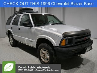 Used 1996 Chevrolet Blazer 4WD 4-Door image 1