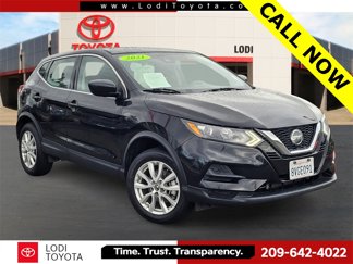 Used 2021 Nissan Rogue Sport S image 1
