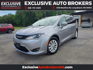 Used 2019 Chrysler Pacifica Touring-L image 1