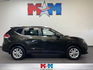 Used 2015 Nissan Rogue SV image 1