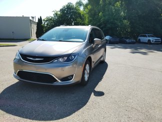 Used 2018 Chrysler Pacifica Touring-L Plus w/ Advanced Safetytec Group image 1