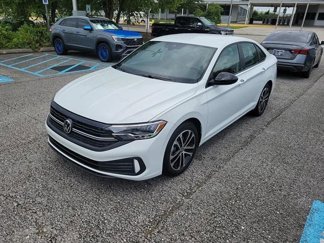 Used 2024 Volkswagen Jetta Sport image 1
