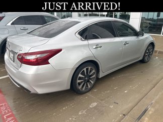 Used 2018 Nissan Altima 2.5 SV image 1