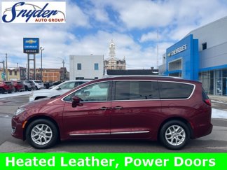Used 2020 Chrysler Pacifica Touring-L image 1