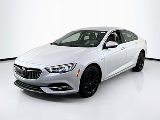 Used 2019 Buick Regal Essence w/ Driver Confidence Package I image 1