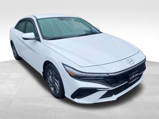 Used 2024 Hyundai Elantra Blue image 1