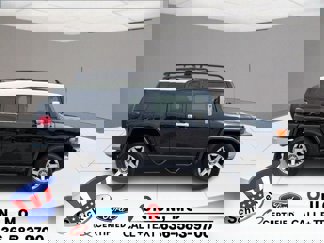 Used 2014 Toyota FJ Cruiser 2WD w/ Convenience Package video 1