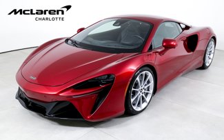 Used 2023 McLaren Artura image 1