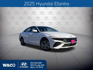 Used 2025 Hyundai Elantra SE image 1