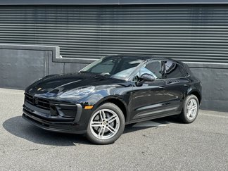 Used 2024 Porsche Macan image 1