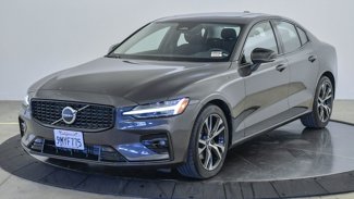 Certified 2025 Volvo S60 B5 Core image 1