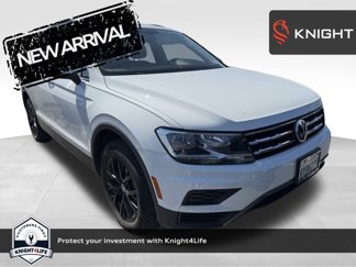 Used 2021 Volkswagen Tiguan SE w/ Panoramic Sunroof Package image 1