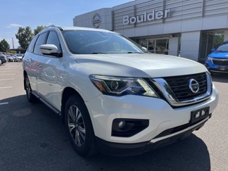 Used 2017 Nissan Pathfinder SV image 1