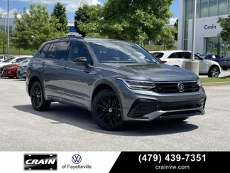 Used 2022 Volkswagen Tiguan SE R-Line image 1