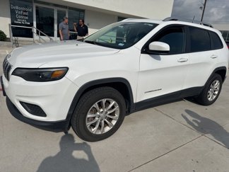 Used 2020 Jeep Cherokee Latitude w/ Cold Weather Group image 1