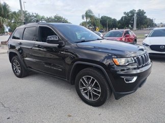 Used 2018 Jeep Grand Cherokee Laredo image 1