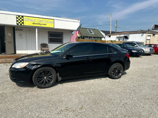 Used 2013 Chrysler 200 LX image 1
