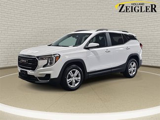 Used 2022 GMC Terrain SLE w/ Driver Convenience Package image 1