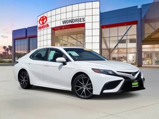 Used 2022 Toyota Camry SE image 1