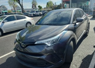 Used 2018 Toyota C-HR XLE image 1