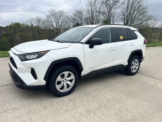 Used 2019 Toyota RAV4 LE image 1