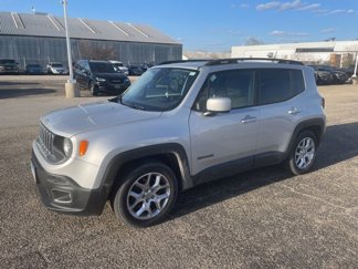 Used 2016 Jeep Renegade Latitude image 1