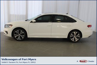 Used 2022 Volkswagen Passat 2.0T SE image 1
