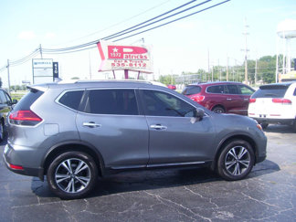 Used 2017 Nissan Rogue SL w/ SL Premium Package image 1