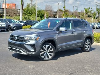 New 2024 Volkswagen Taos SE image 1