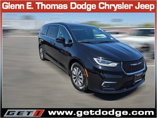 New 2025 Chrysler Pacifica Select image 1