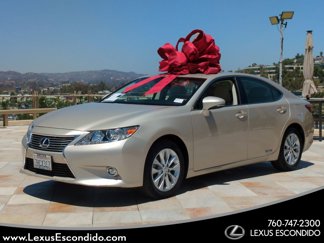 Used 2015 Lexus ES 300h image 1