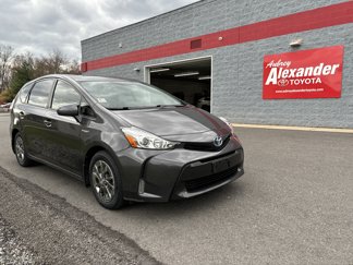 Used 2017 Toyota Prius V Two image 1