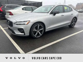 Used 2024 Volvo S60 B5 Core image 1