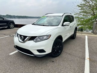 Used 2016 Nissan Rogue S w/ S Family Package image 1