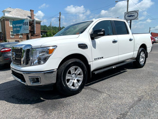 Used 2017 Nissan Titan SV image 1