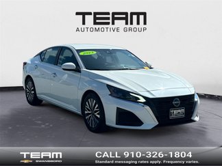 Used 2023 Nissan Altima 2.5 SV image 1