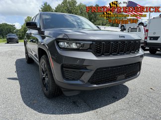 New 2025 Jeep Grand Cherokee Laredo image 1